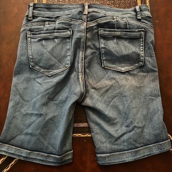 Denim shorts - Picture 2 of 3